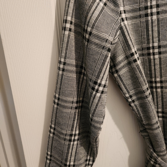Chaus Tie Waist Black And White Glen Plaid Dress - Picture 3 of 4